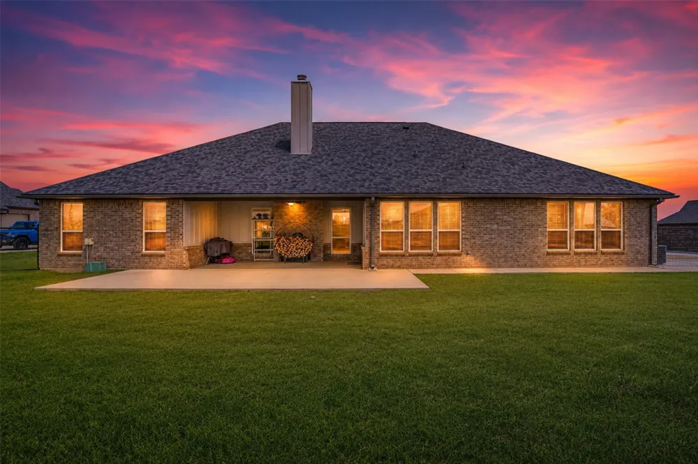 114 Esther Court Millsap, TX 76066