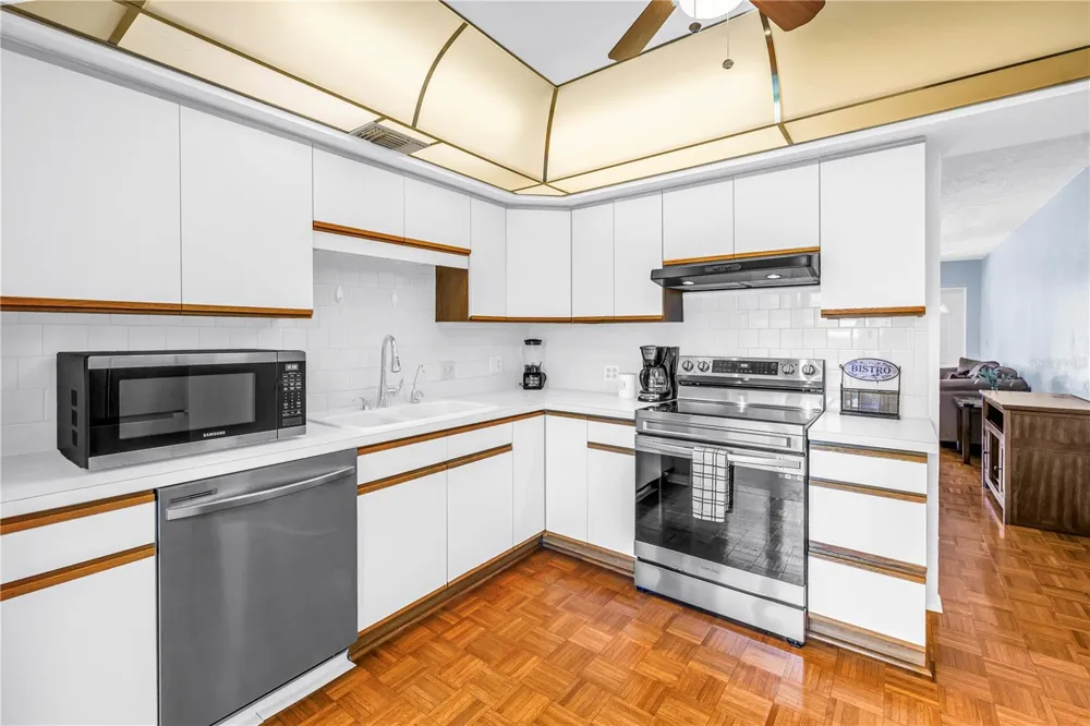 4143 56TH STREET #1006 Kenneth City, FL 33709