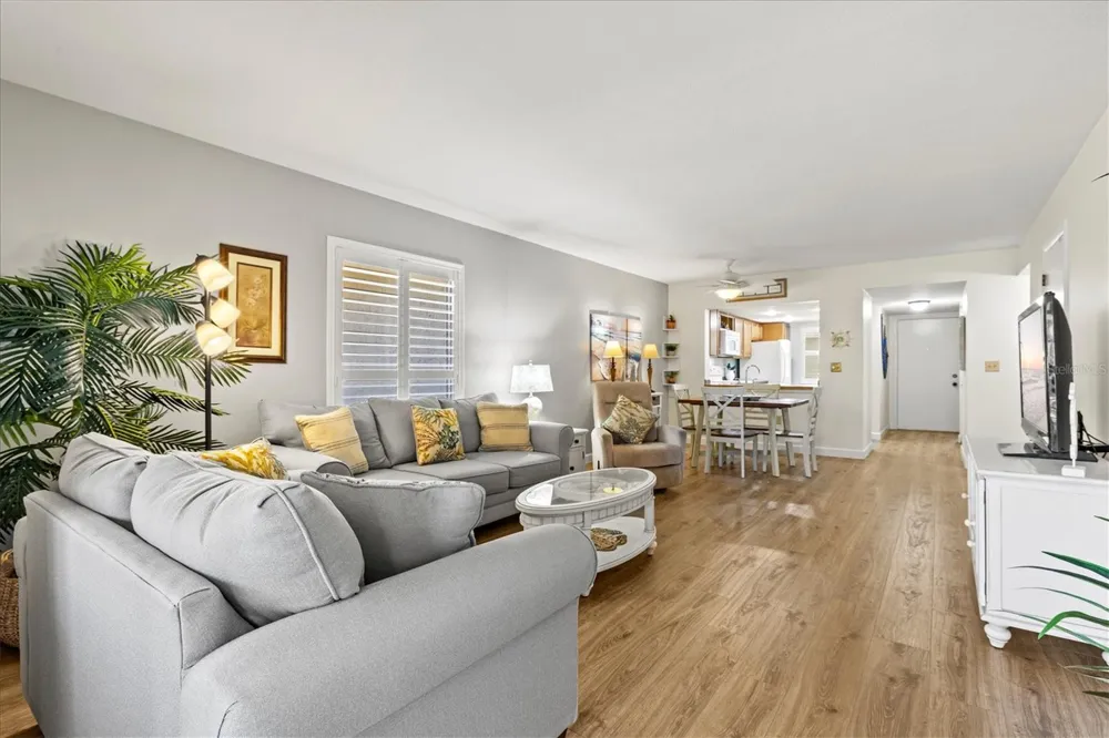 404 PINEBROOK CRESCENT #4 Venice, FL 34285