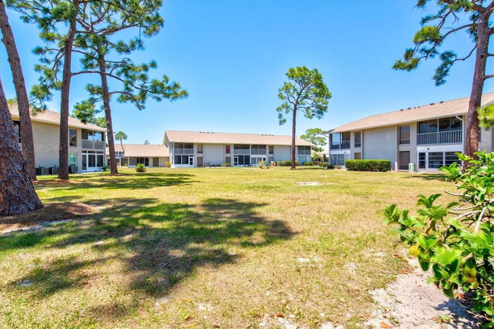 404 PINEBROOK CRESCENT #4 Venice, FL 34285