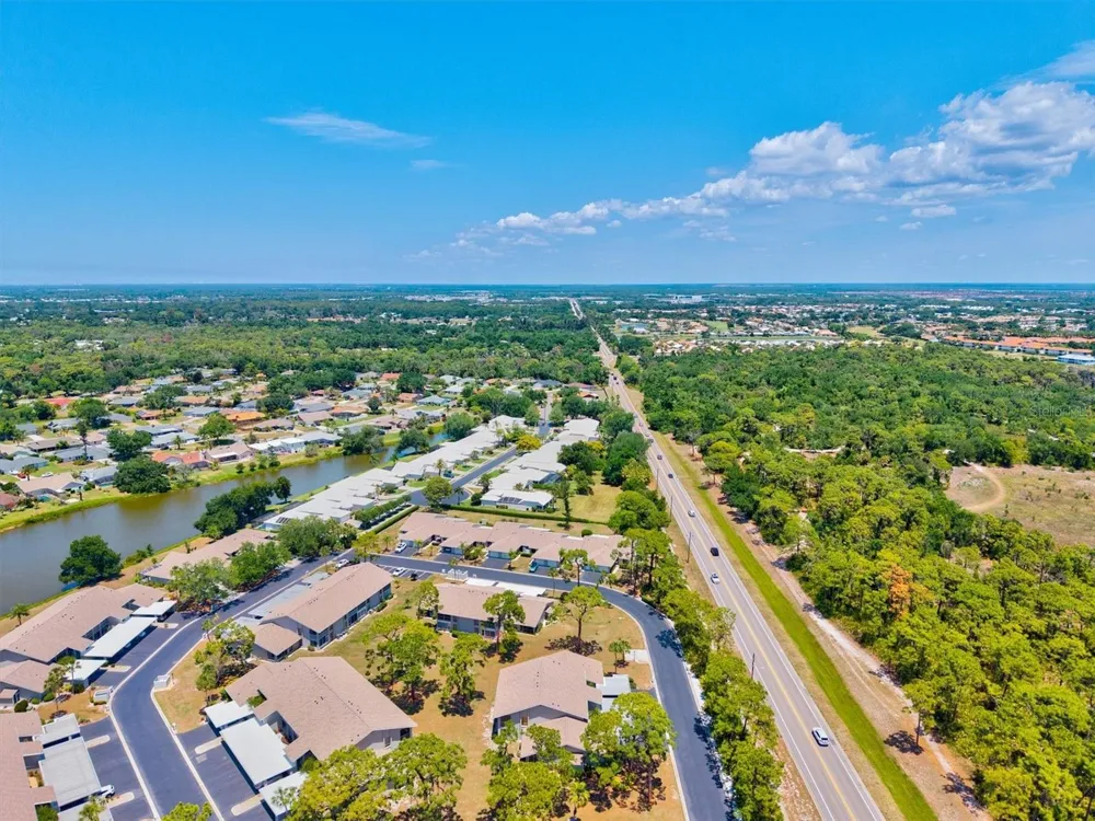 404 PINEBROOK CRESCENT #4 Venice, FL 34285