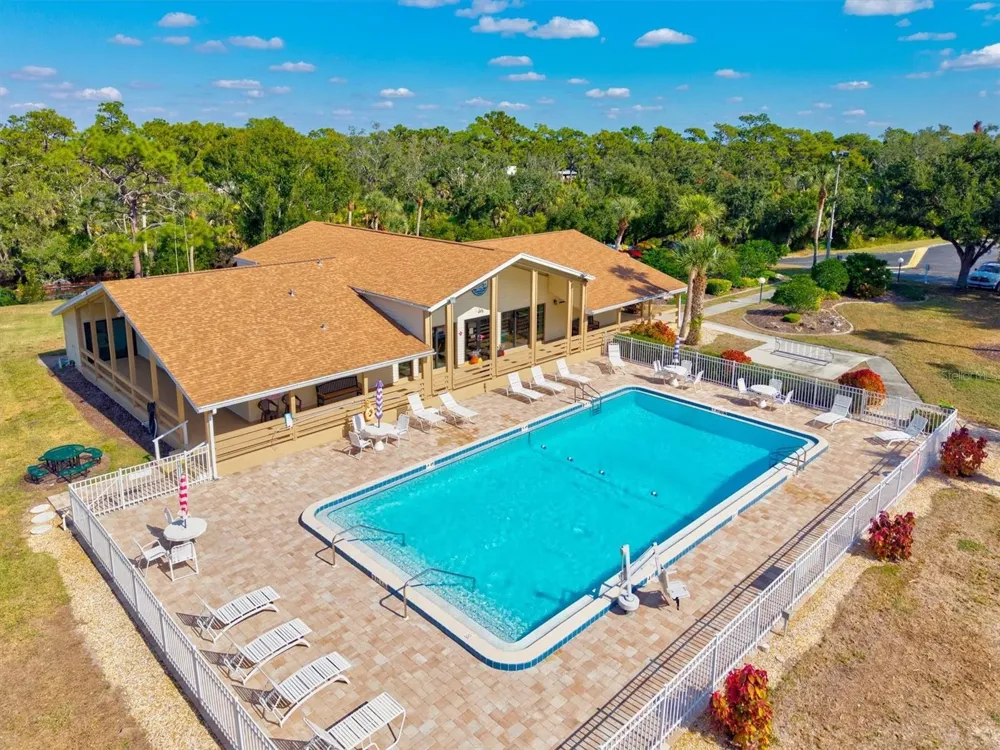 404 PINEBROOK CRESCENT #4 Venice, FL 34285