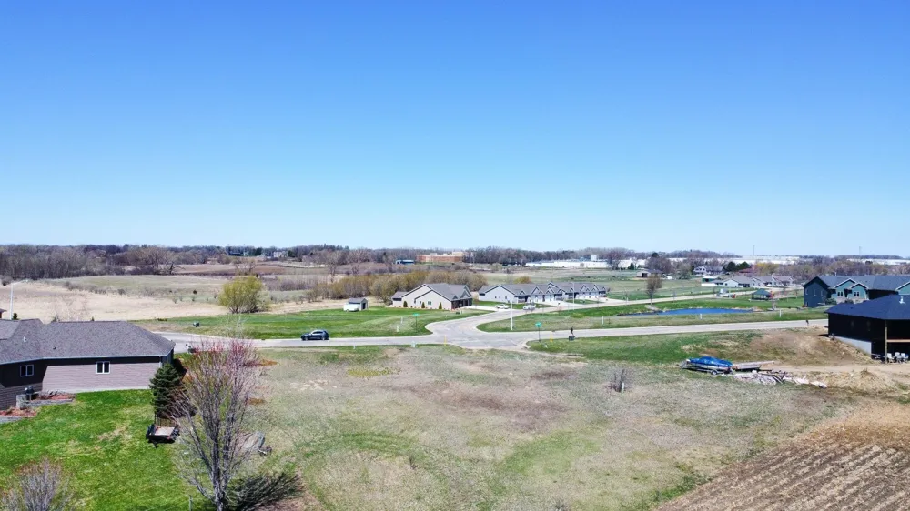 1738 Tiger Ridge Court Albert Lea, MN 56007