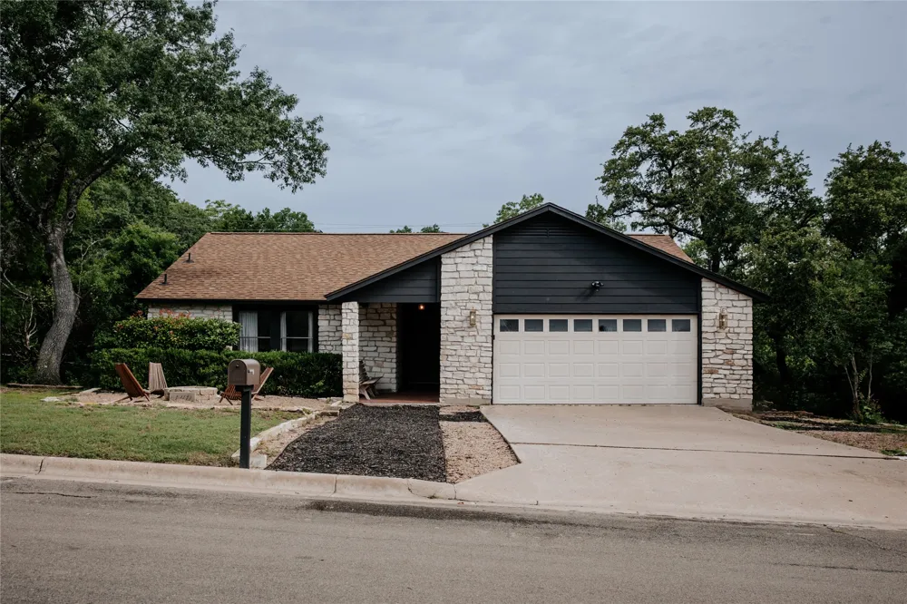 11210 Hidden Bluff Drive Austin, TX 78754