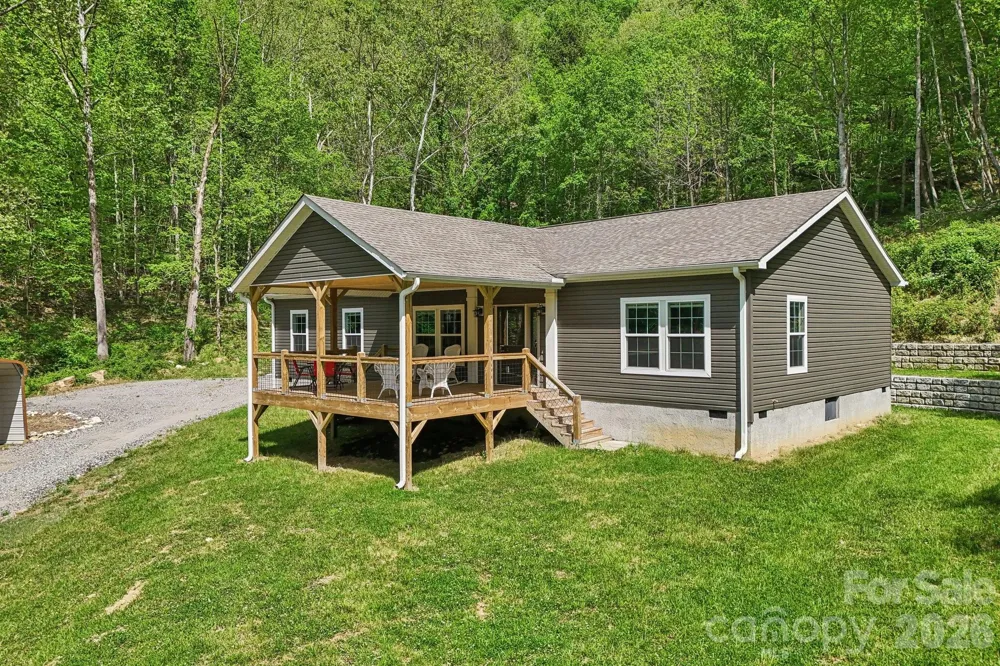 590 Willow Lane Marshall, NC 28753