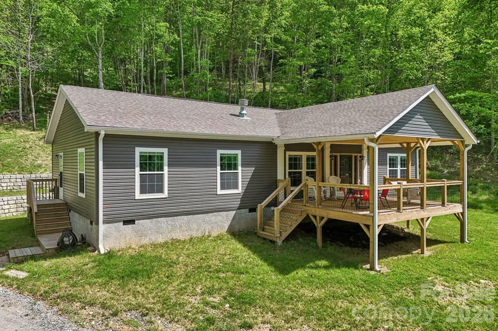 590 Willow Lane Marshall, NC 28753