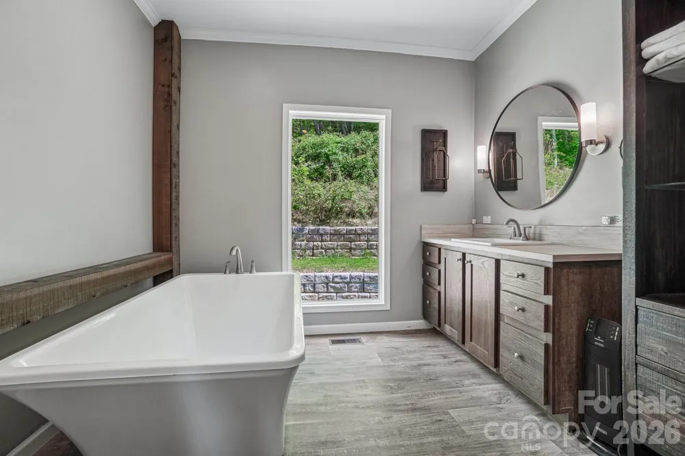 590 Willow Lane Marshall, NC 28753