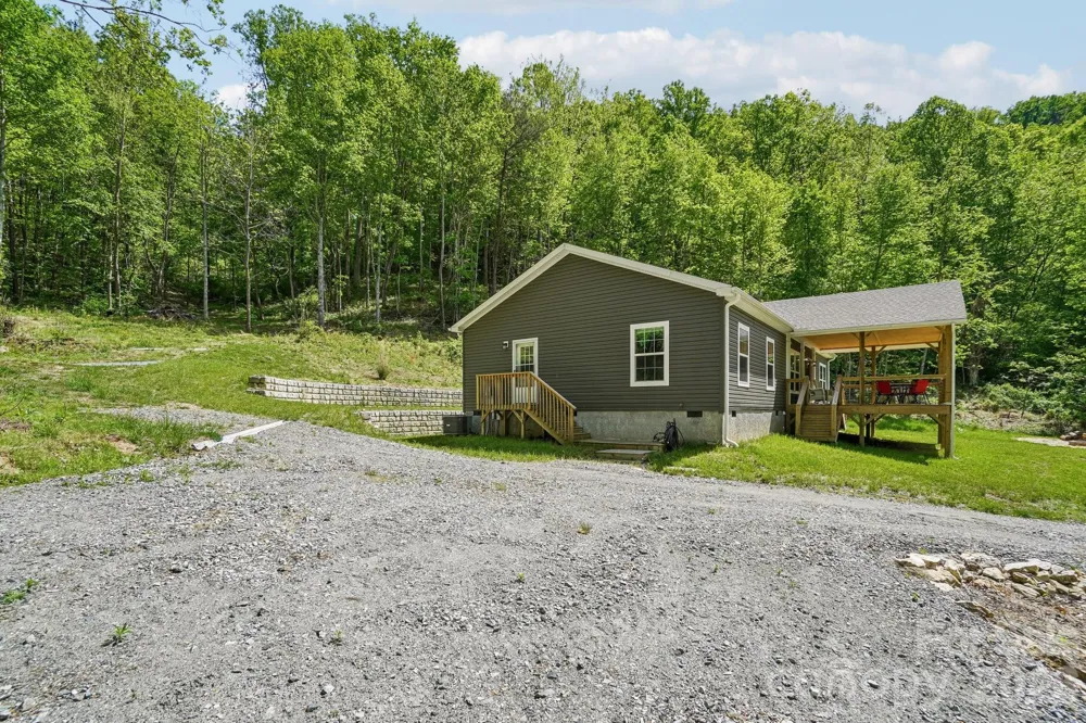 590 Willow Lane Marshall, NC 28753