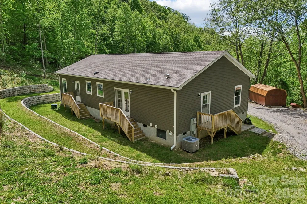 590 Willow Lane Marshall, NC 28753