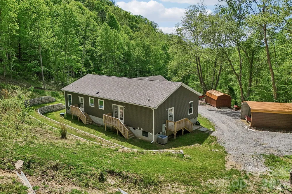 590 Willow Lane Marshall, NC 28753