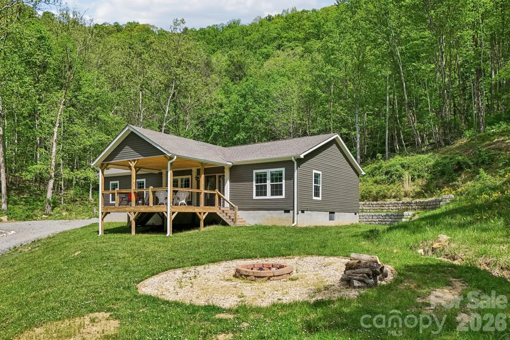 590 Willow Lane Marshall, NC 28753