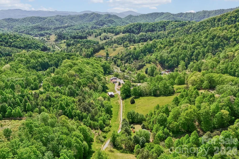 590 Willow Lane Marshall, NC 28753