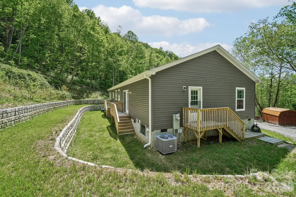 590 Willow Lane Marshall, NC 28753