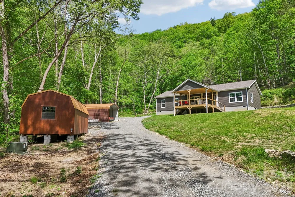 590 Willow Lane Marshall, NC 28753