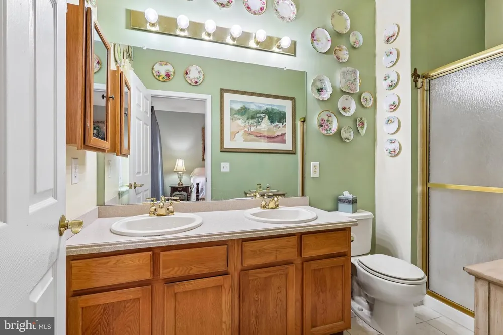 340 LISA WAY Riverton, NJ 08077