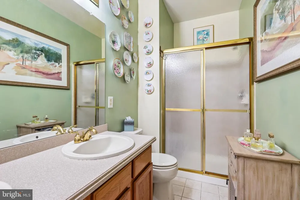 340 LISA WAY Riverton, NJ 08077