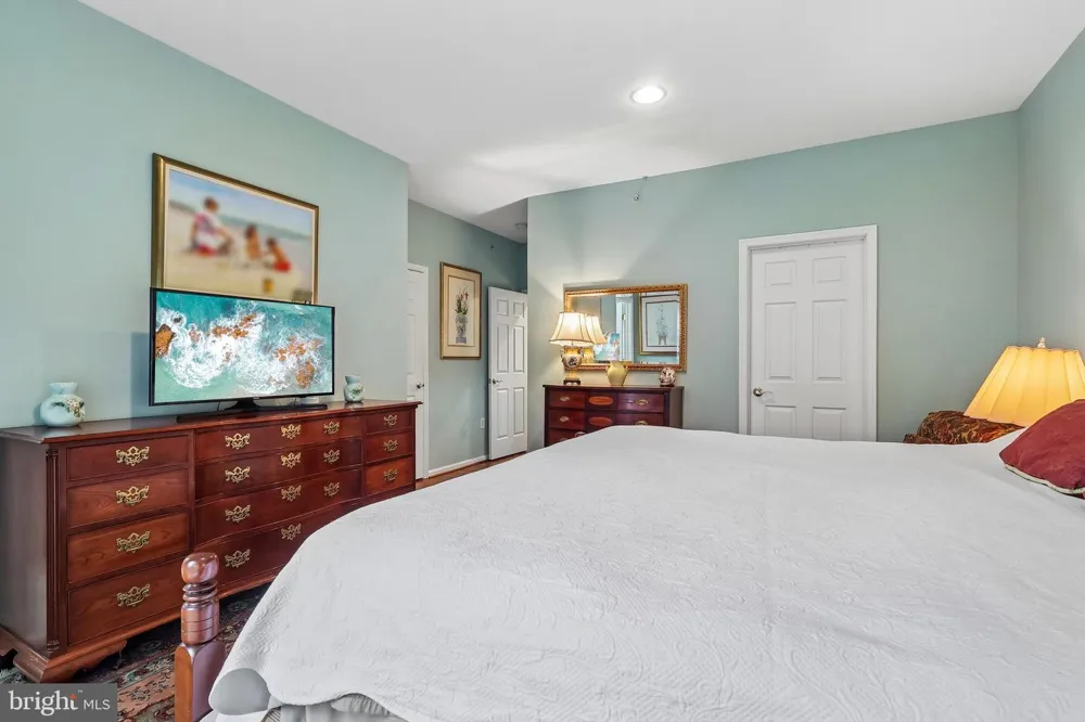340 LISA WAY Riverton, NJ 08077