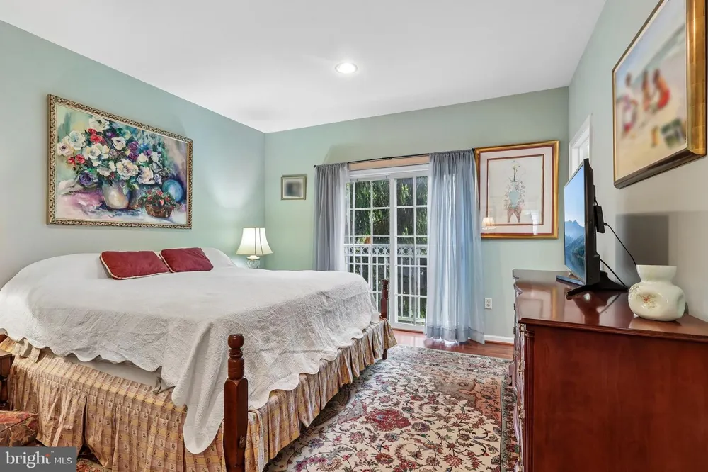 340 LISA WAY Riverton, NJ 08077