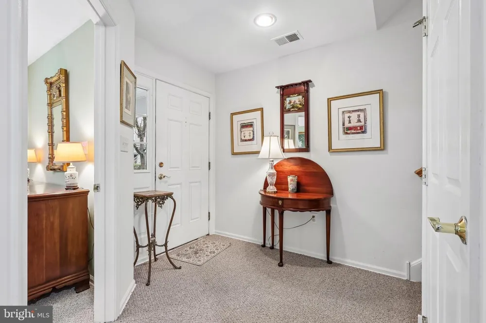 340 LISA WAY Riverton, NJ 08077