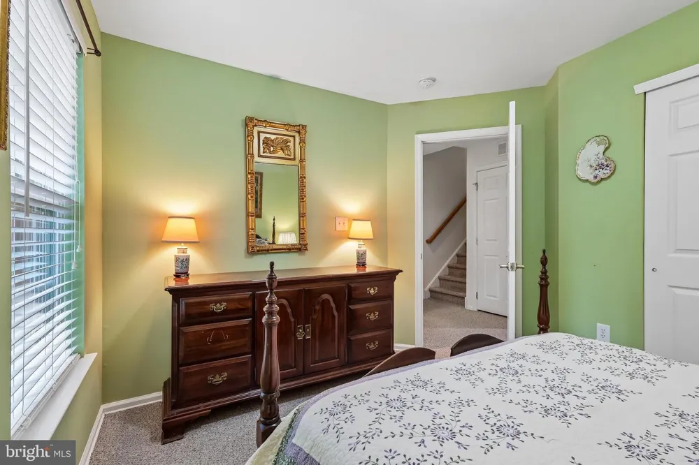 340 LISA WAY Riverton, NJ 08077