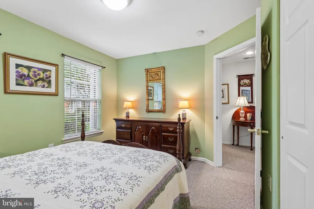340 LISA WAY Riverton, NJ 08077