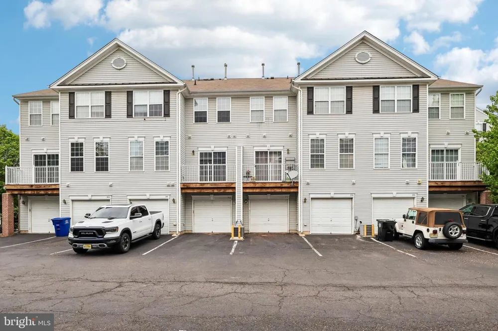 340 LISA WAY Riverton, NJ 08077