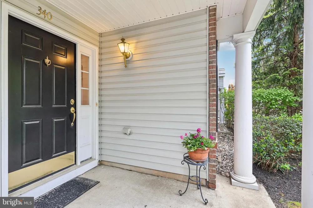 340 LISA WAY Riverton, NJ 08077
