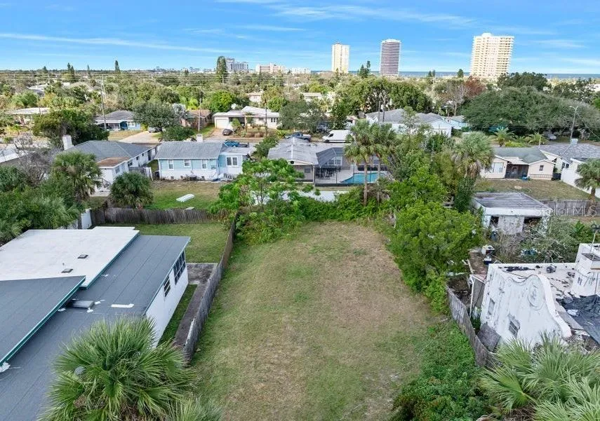 339 MANHATTAN AVENUE Daytona Beach, FL 32118