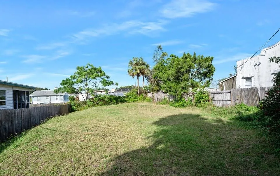 339 MANHATTAN AVENUE Daytona Beach, FL 32118
