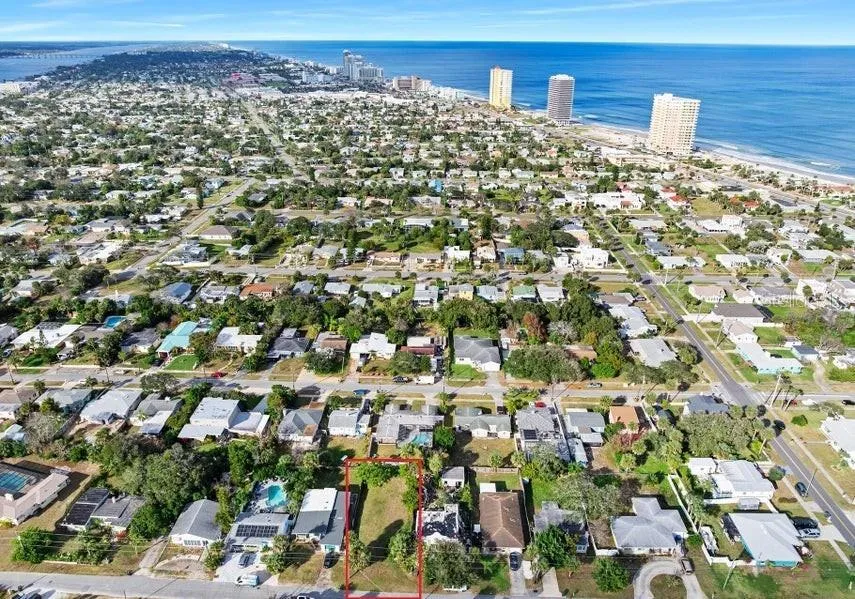 339 MANHATTAN AVENUE Daytona Beach, FL 32118