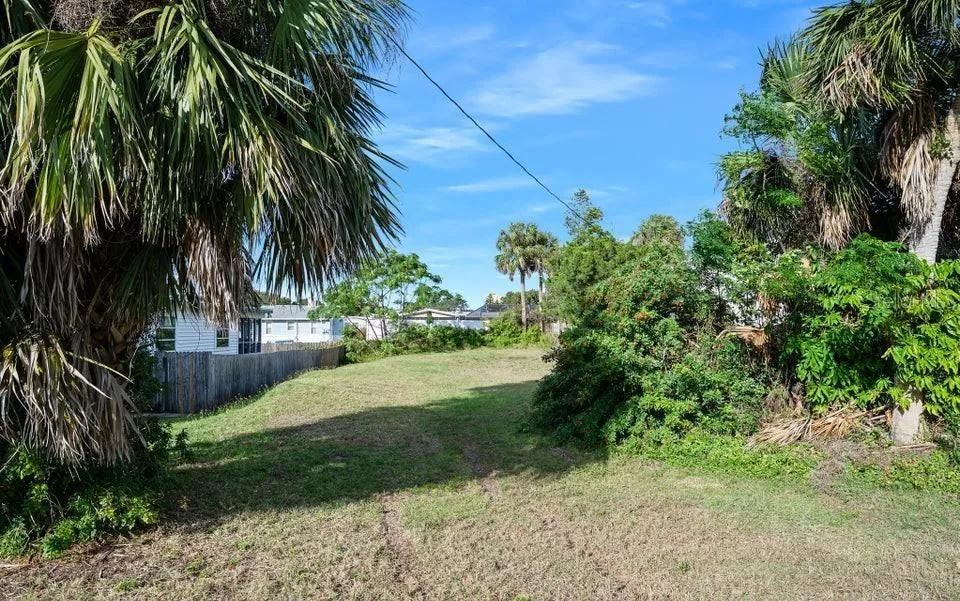 339 MANHATTAN AVENUE Daytona Beach, FL 32118