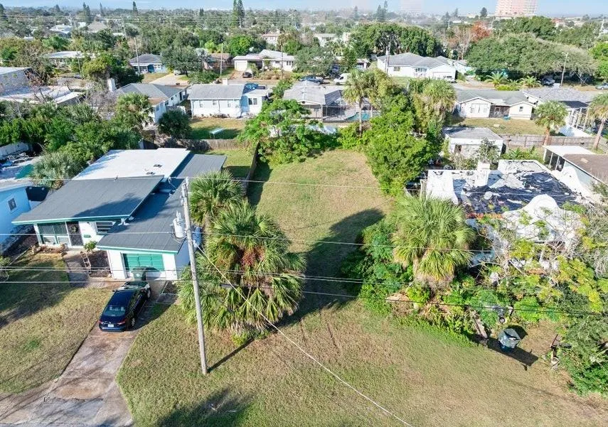 339 MANHATTAN AVENUE Daytona Beach, FL 32118