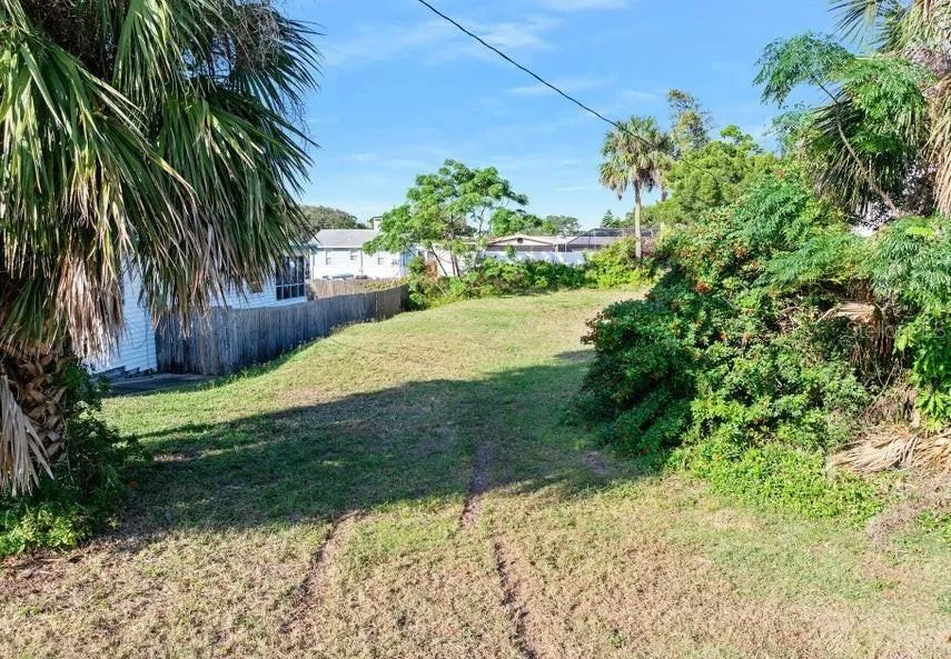 339 MANHATTAN AVENUE Daytona Beach, FL 32118