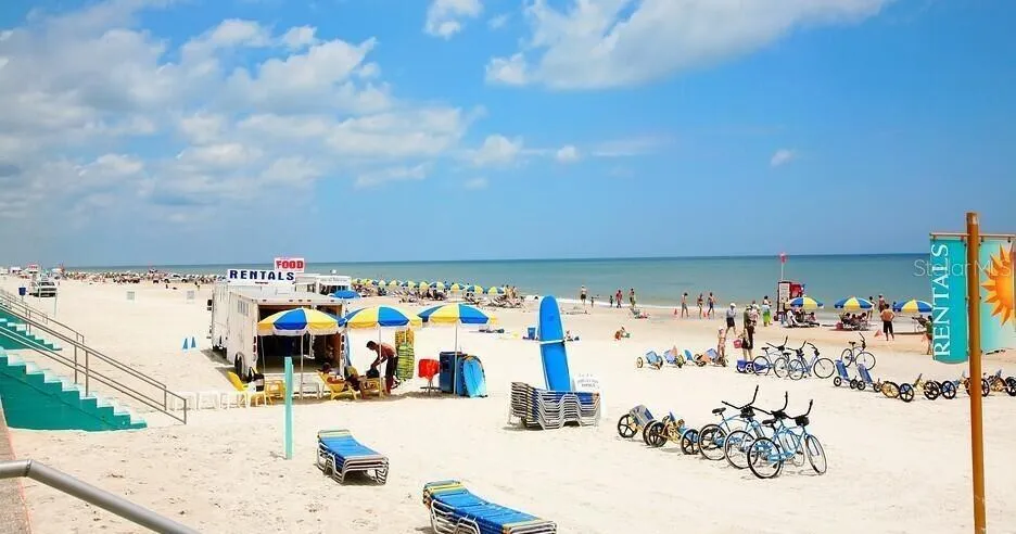 339 MANHATTAN AVENUE Daytona Beach, FL 32118