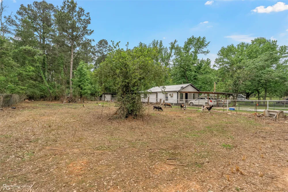 143 New Bethel Booker Road Benton, LA 71006