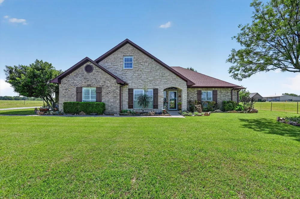 8034 Fm 902 Howe, TX 75459