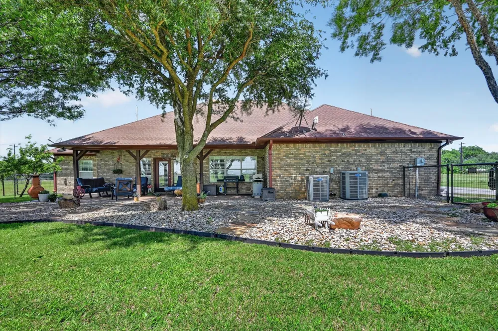 8034 Fm 902 Howe, TX 75459