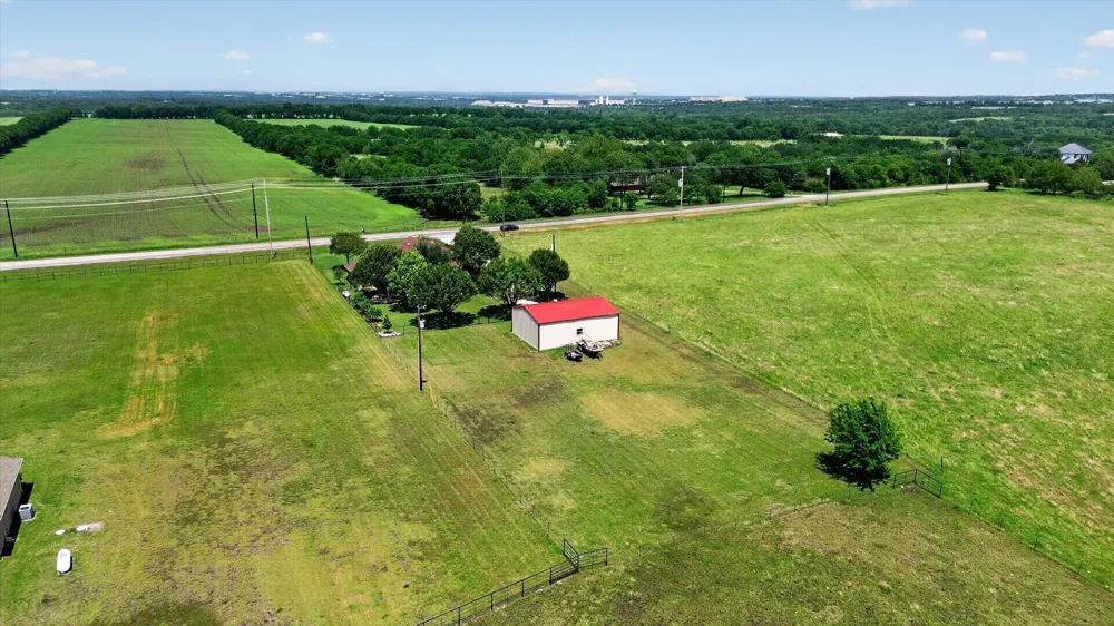 8034 Fm 902 Howe, TX 75459