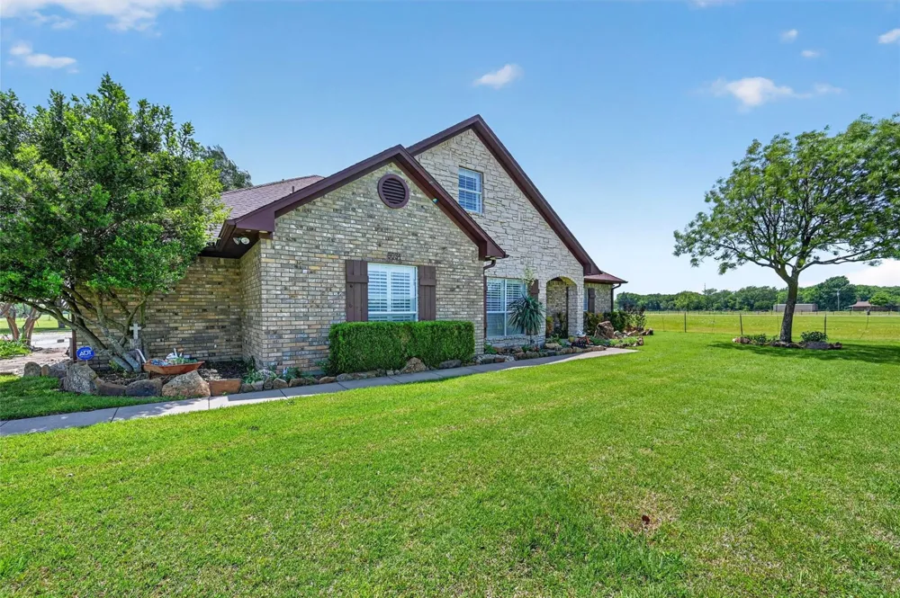 8034 Fm 902 Howe, TX 75459