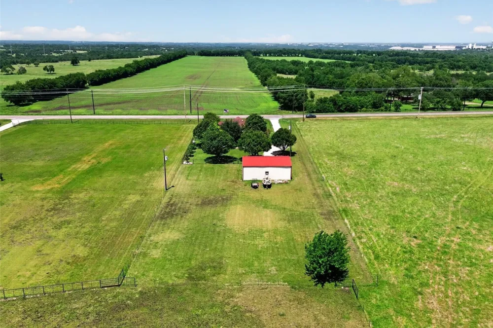 8034 Fm 902 Howe, TX 75459