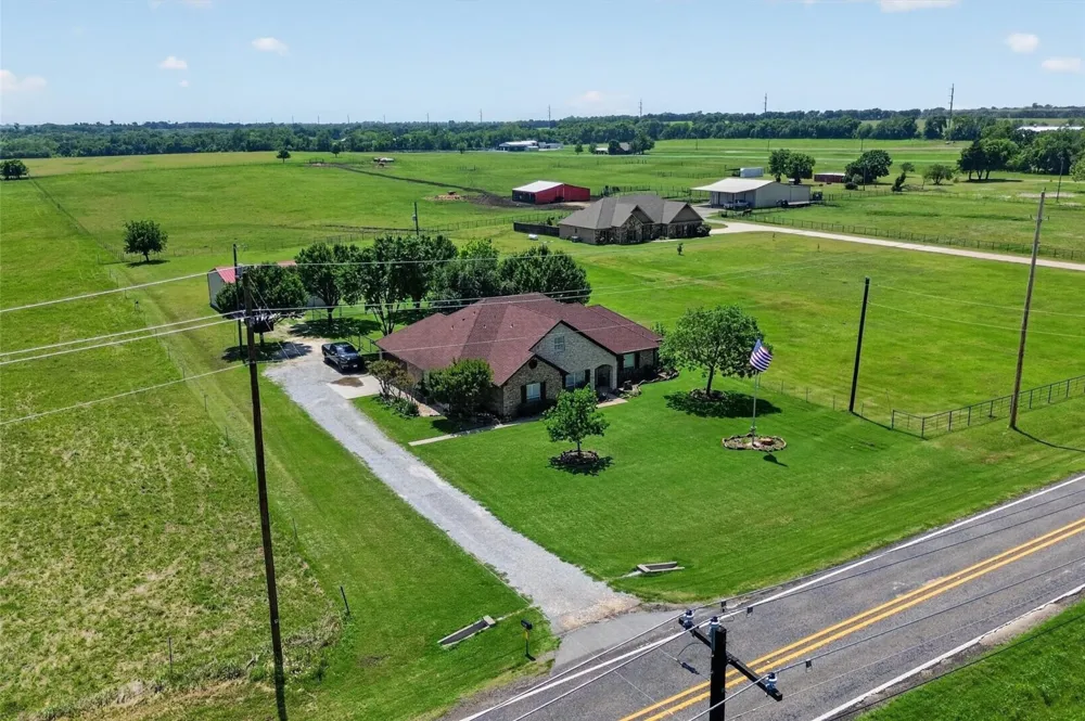 8034 Fm 902 Howe, TX 75459