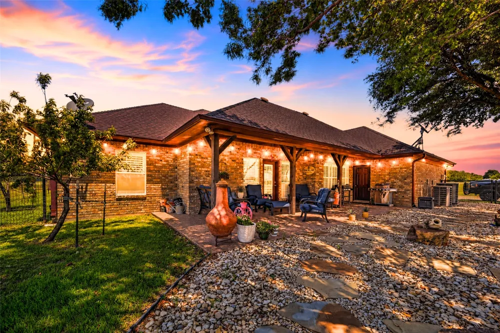 8034 Fm 902 Howe, TX 75459