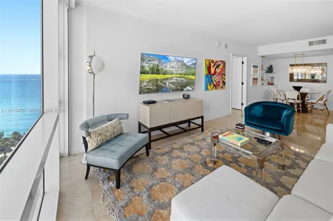 6801 Collins Ave #1215