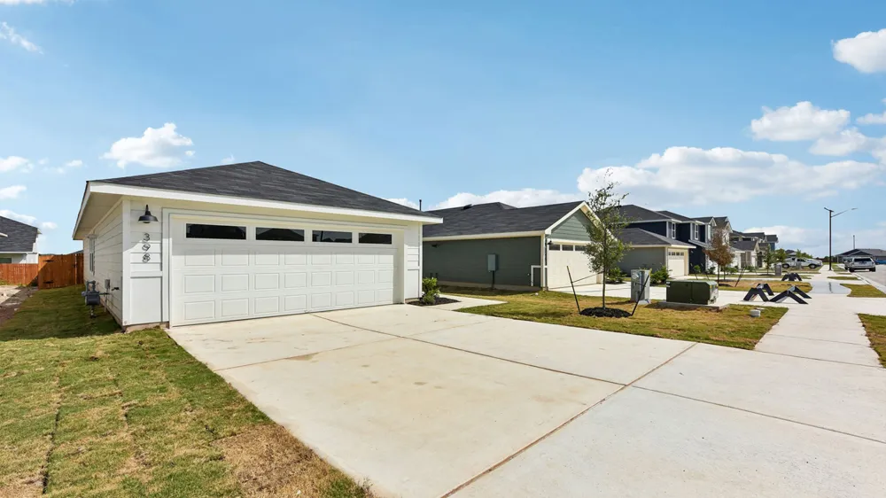 398 Ebbsfleet Drive Uhland, TX 78640