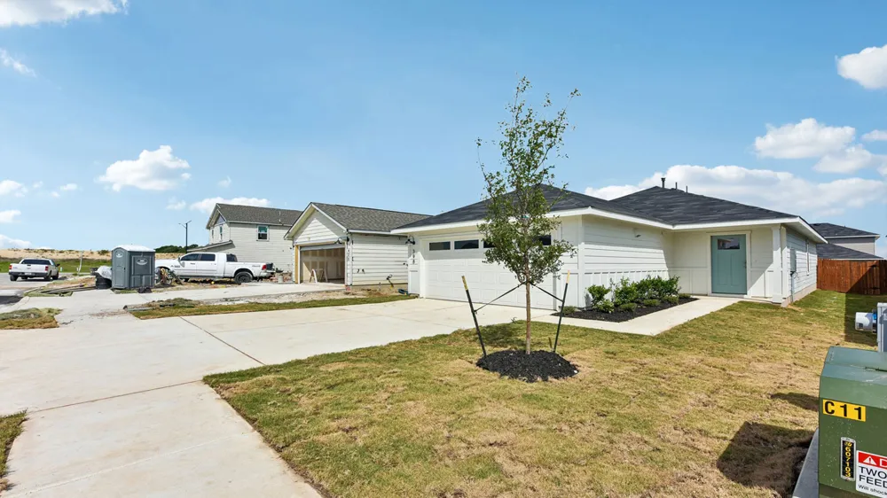 398 Ebbsfleet Drive Uhland, TX 78640