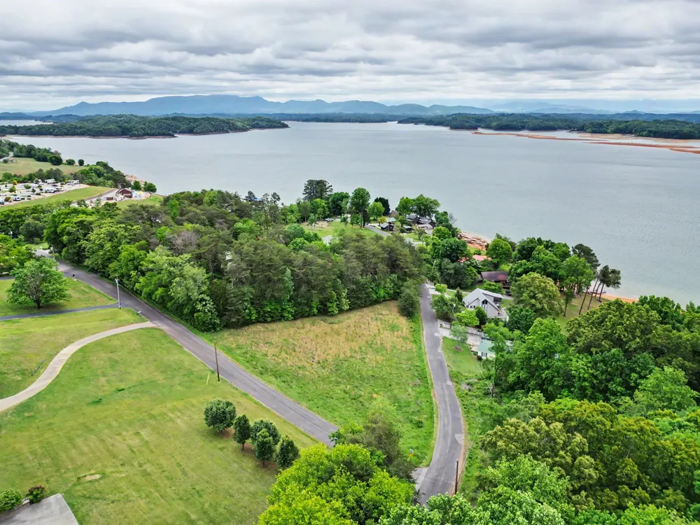 1107 Evergreen Trl Dandridge, TN 37725