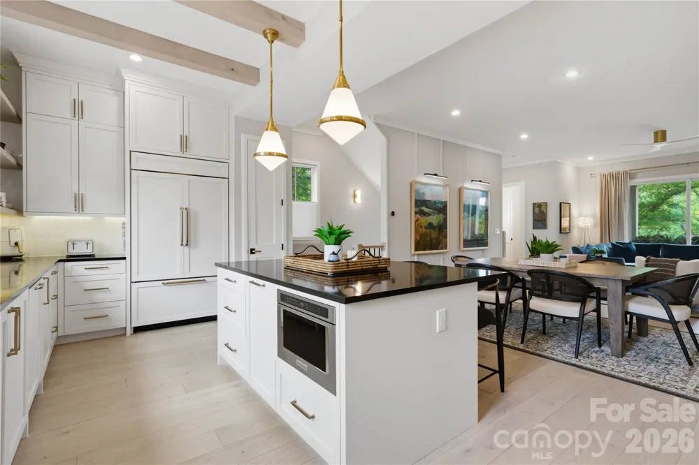 3060 Selwyn Avenue Charlotte, NC 28209