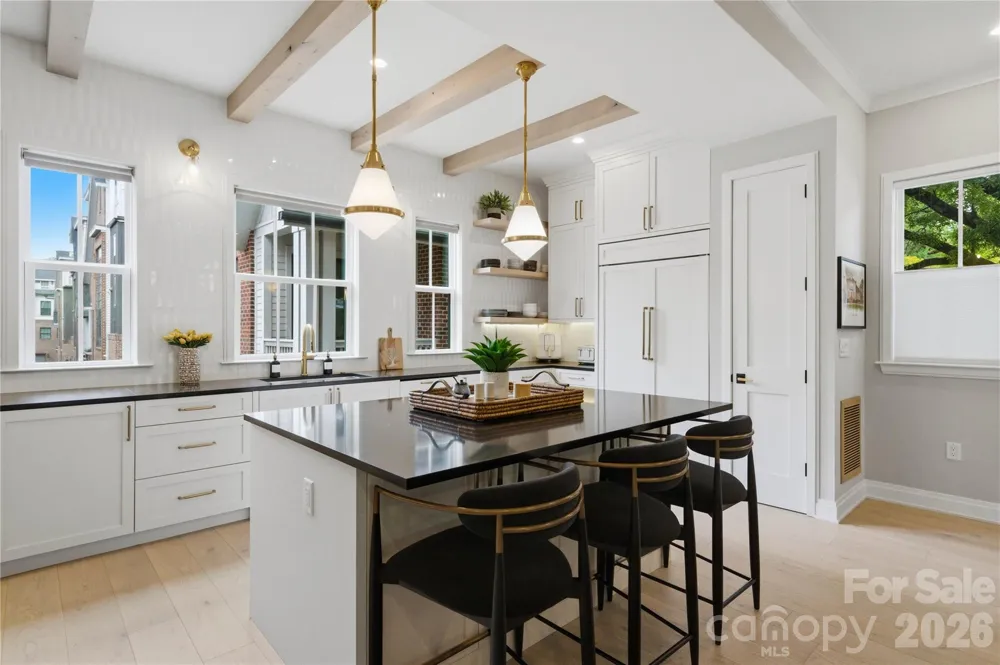 3060 Selwyn Avenue Charlotte, NC 28209