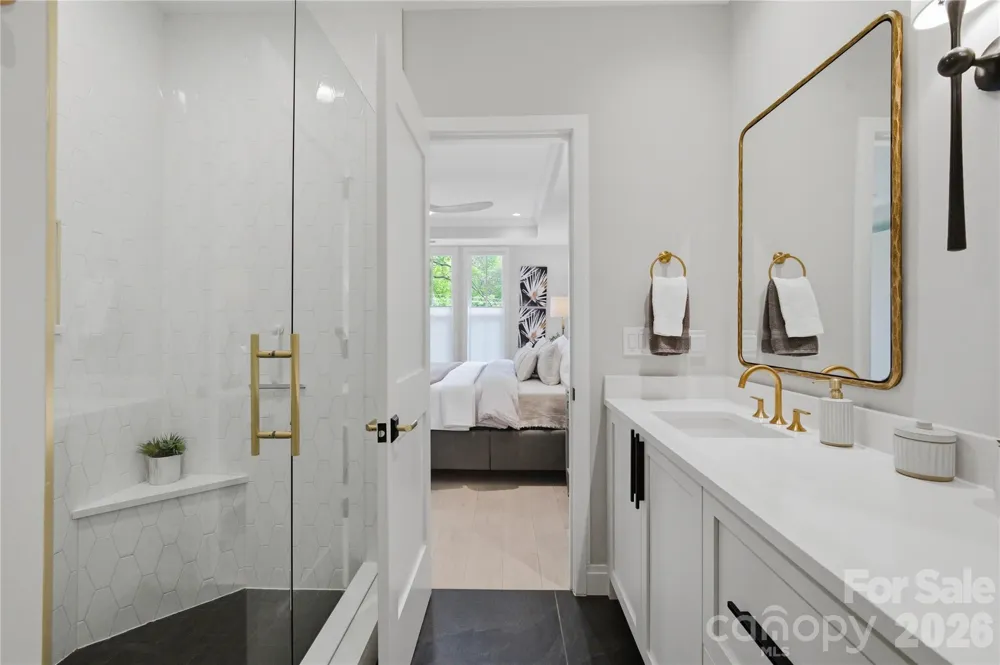 3060 Selwyn Avenue Charlotte, NC 28209