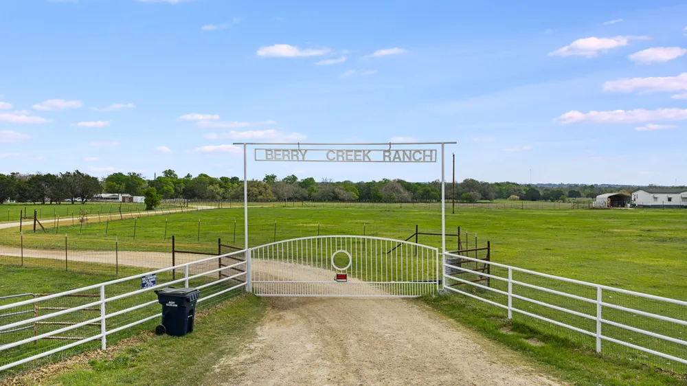 3680 County Road 245 Florence, TX 76527